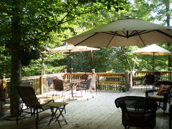 creekside side porch